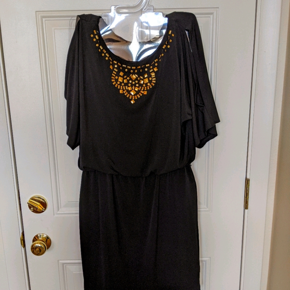 BLACK DRESS